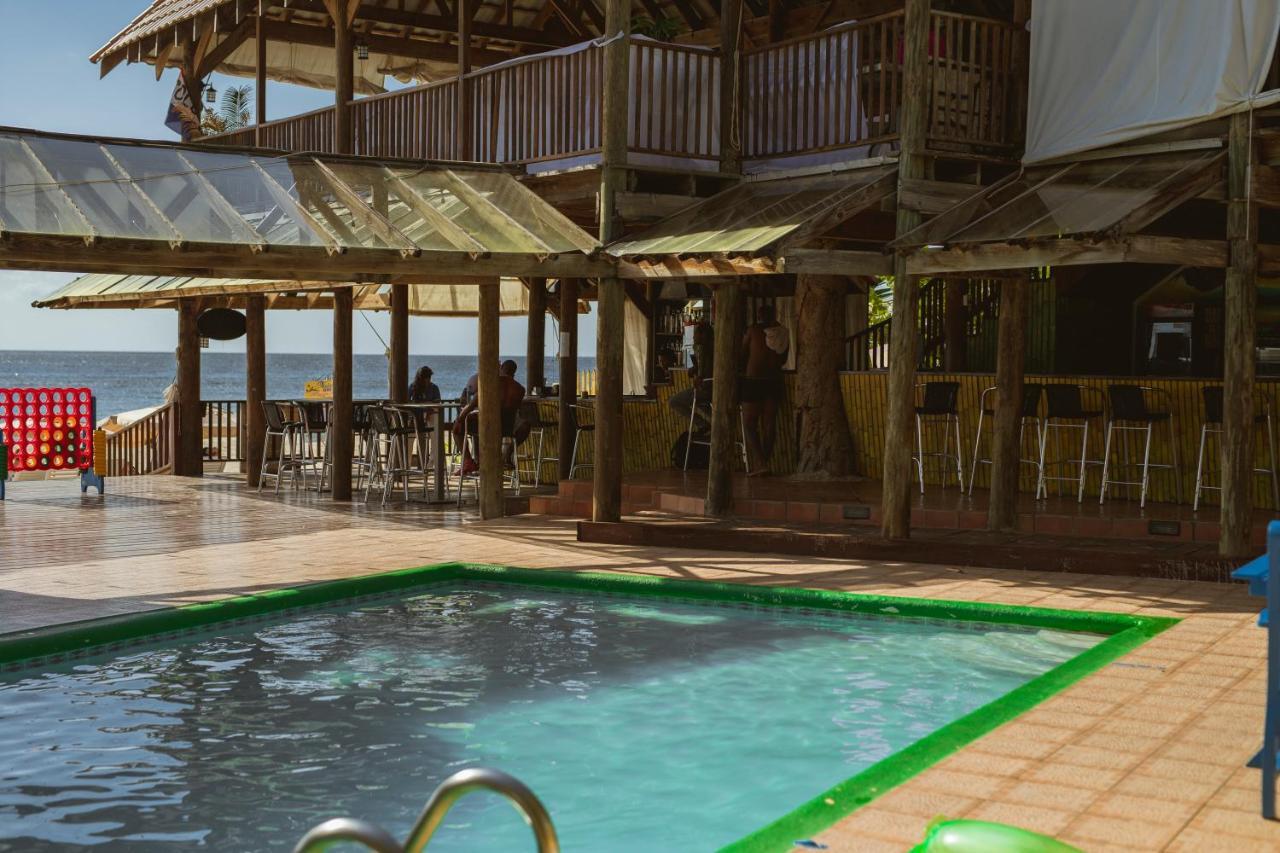 Yard Beach House Негрил Екстер'єр фото